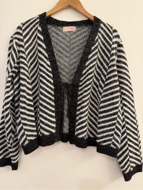 Tie-Front Chevron Knit Cardigan Sweater - Black & White